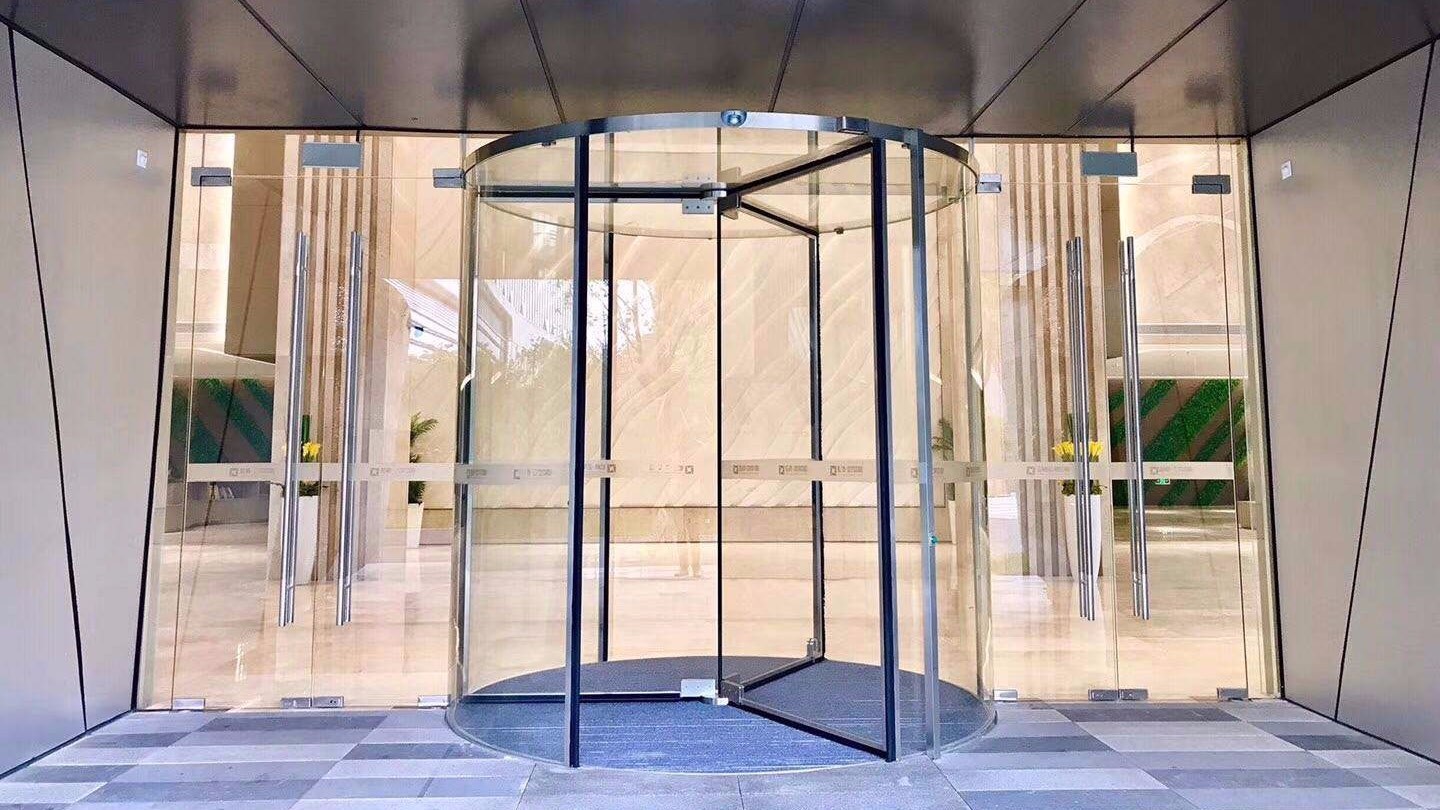 水晶旋轉(zhuǎn)門維修