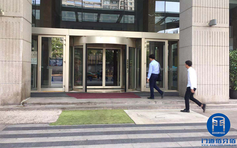 北京市某塔樓進出口凱必盛（KBB）旋轉門定期大保養服務