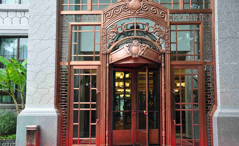 酒店出入口大門設(shè)計選擇注意事項