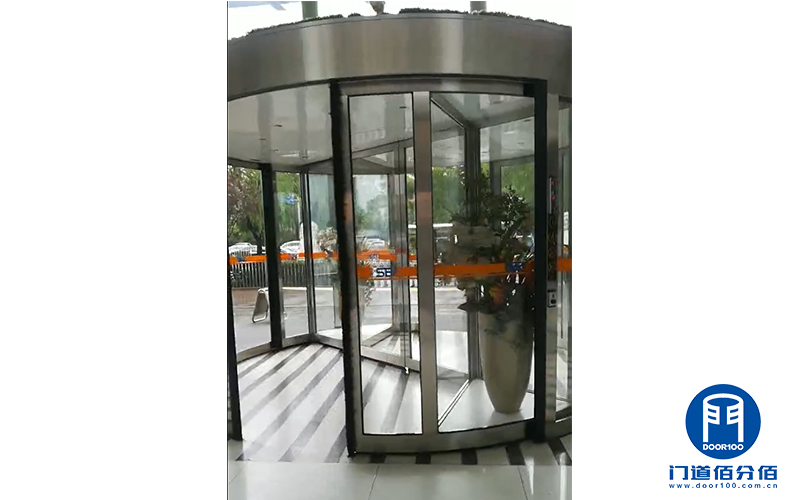 中石化下屬企業(yè)石化工程凱必盛兩翼自動旋轉(zhuǎn)門保養(yǎng)服務