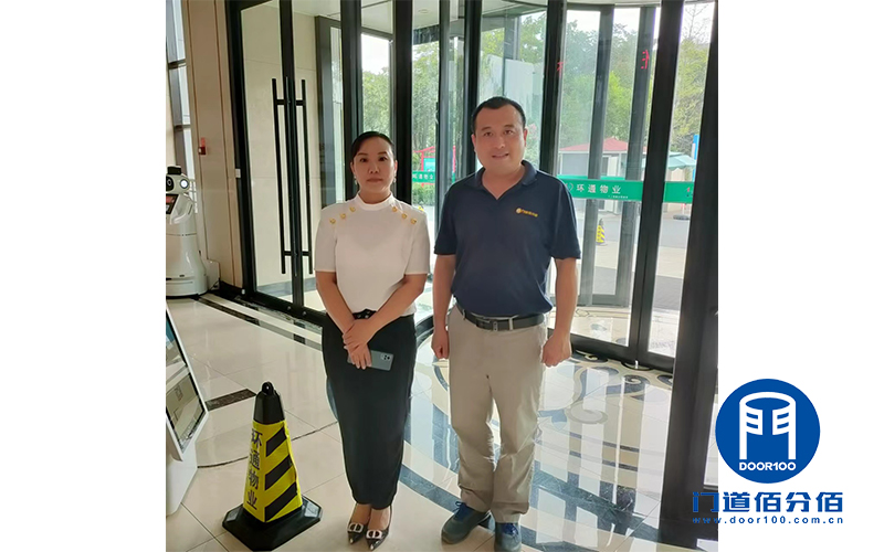 濟南兩翼旋轉門中間自動平滑門故障維修處理