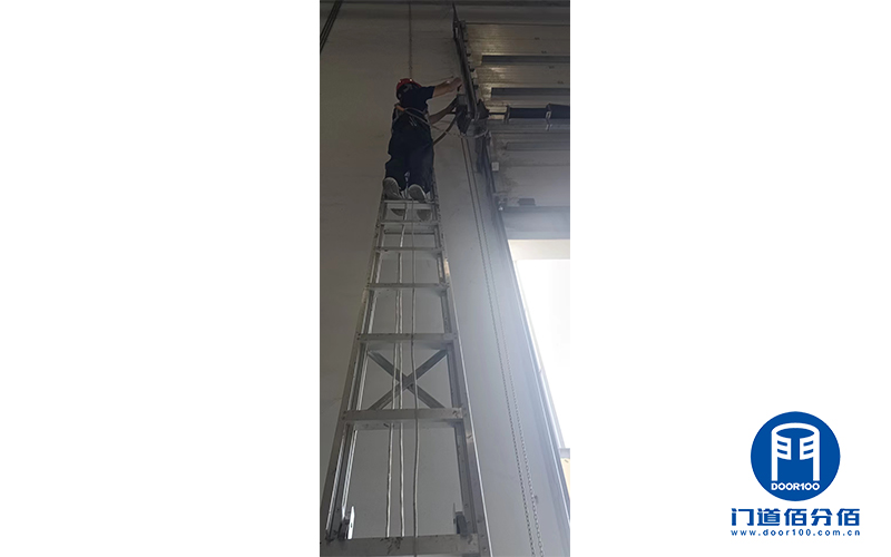 項目案例：江蘇移動提升門維修（電機控制器更換）