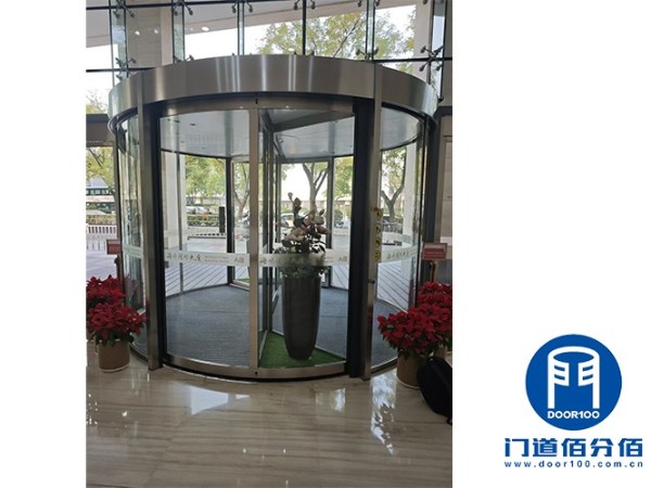 案例揭秘：多瑪凱拔旋轉門保養之道