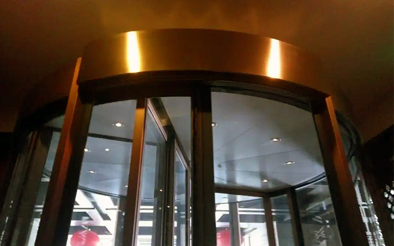 門區新標配：熱風幕的多維度優勢