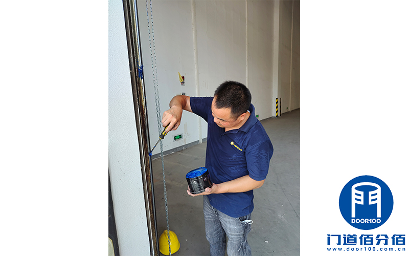 服務案例丨江蘇移動倉庫園區(qū)提升門控制故障維修