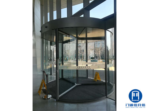 蓋澤三翼自動旋轉門主控箱升級改造服務案例