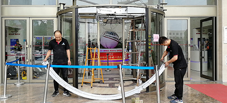 銀行凱必盛自動旋轉門翻軌