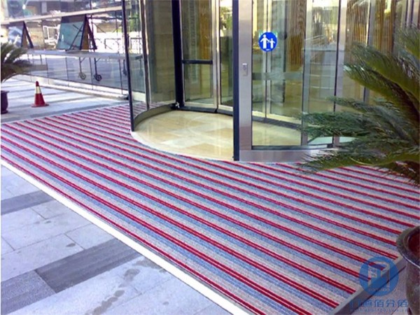 北京旋轉門地面防滑改造北京某集團旋轉門地墊定制服務案例