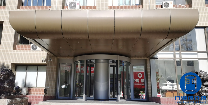 中國(guó)建材集團(tuán)旗下大廈兩翼自動(dòng)環(huán)柱旋轉(zhuǎn)門(mén)工程案例