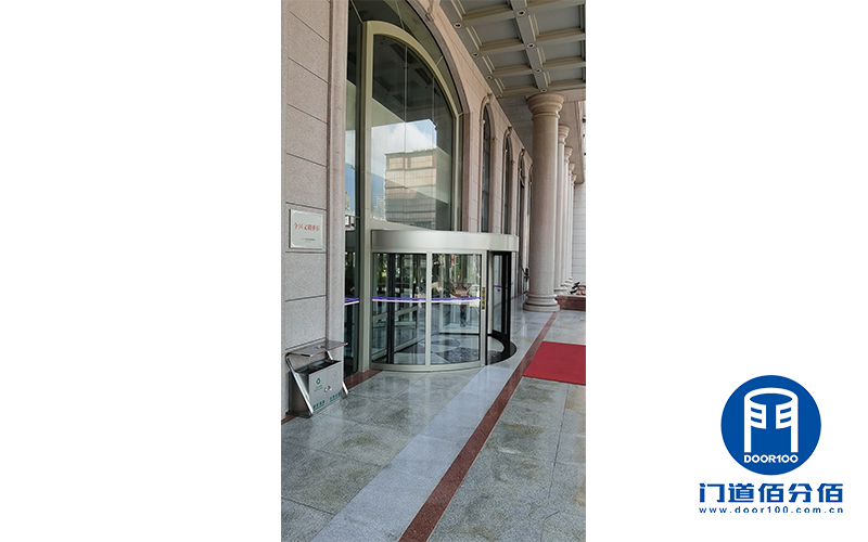 門道保養工作助力濟南酒店旋轉門重生